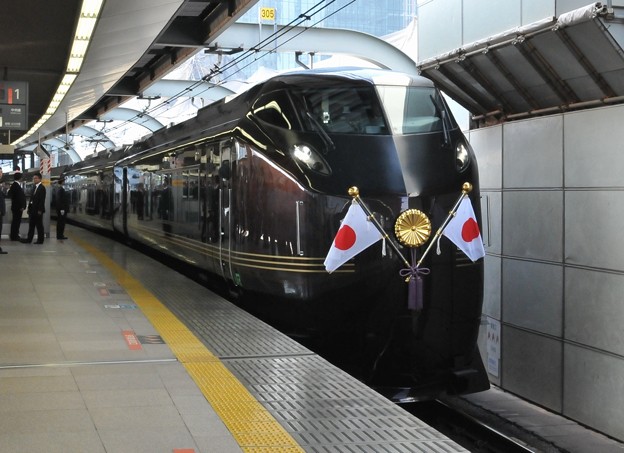 JR東日本 E655系TR車(E655-1)に東京駅より皇太子殿下「恩賜林御下賜100周年記念大会」に向け御乗用