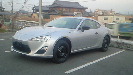 201112221641000