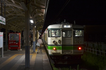 新発田駅 夜の0番線