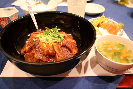 上カルビ丼