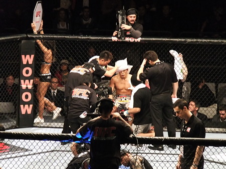 UFC 144 水垣偉弥vsクリス・カリアーゾ (2)
