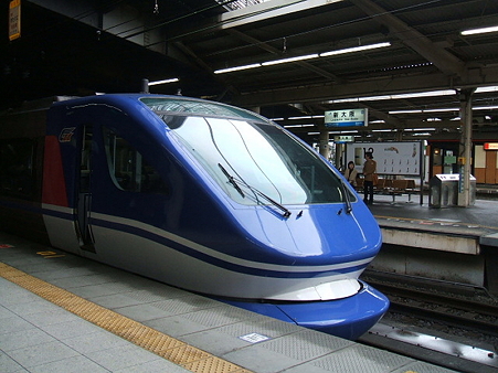 HOT7000系(新大阪駅)