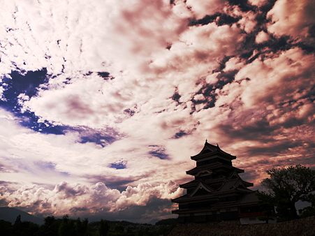 風雲の松本城