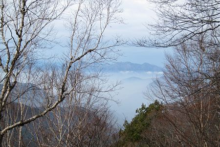 20111030-094408 谷川岳方面