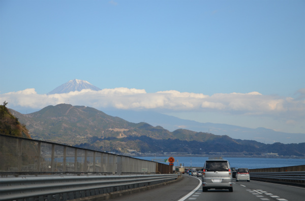 綺麗な稜線と高い頂は何度見ても感動する